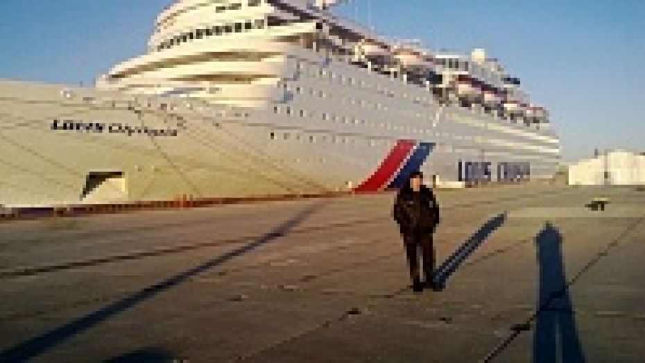 Верхнемамонец встречает в Сочи корабли с туристами