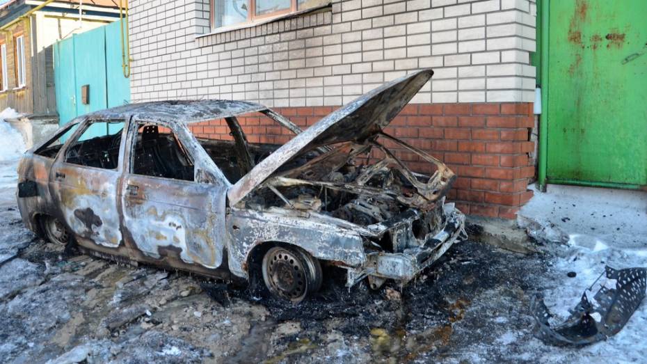 В Борисоглебске сгорела машина депутата городской думы