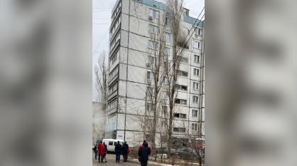 В Воронеже сняли на видео пожар в многоэтажке на улице Юлюса Янониса