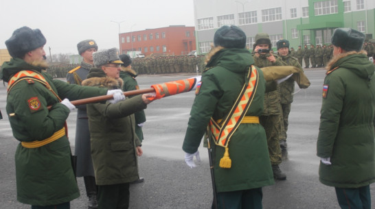 Верхнемамонские кадеты выступили на церемонии вручения боевых знамен в Богучаре