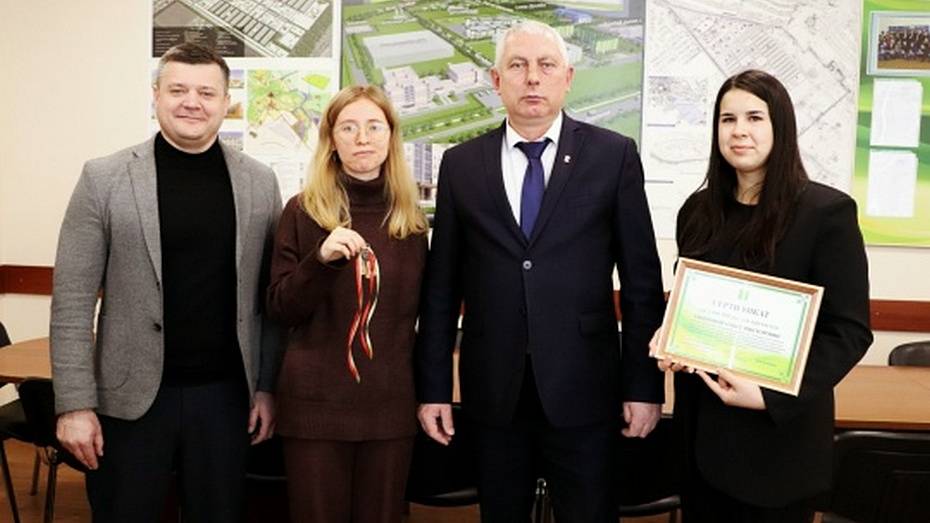 В Бутурлиновском районе офтальмолога и врача общей практики обеспечили жильем