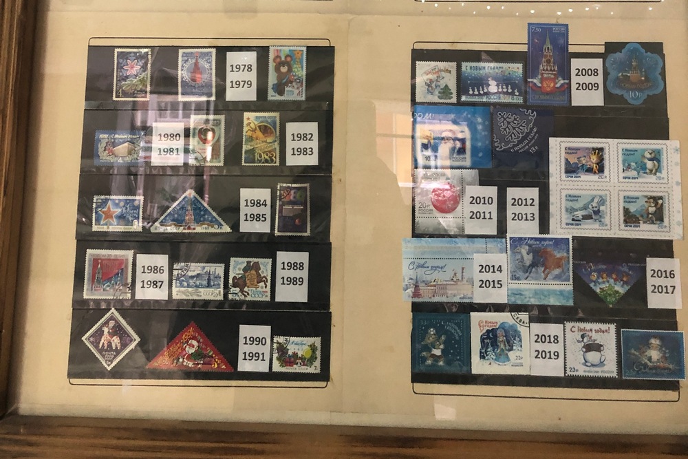 В экспозиции представлено более ста марок.
