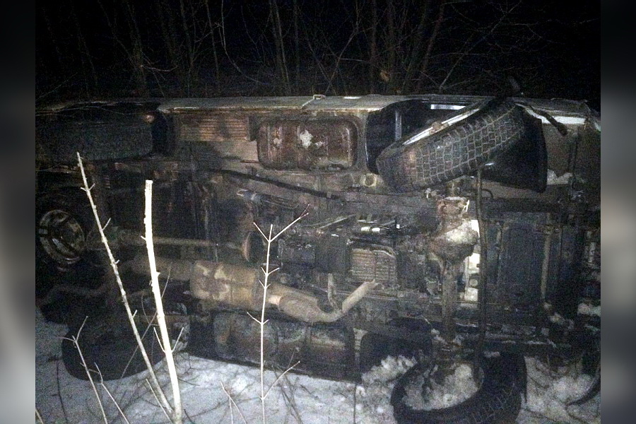 Машина скорой помощи перевернулась в Воронежской области
