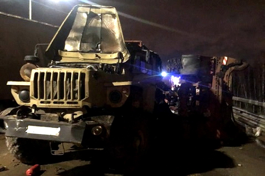 В Воронеже столкнулись два грузовика