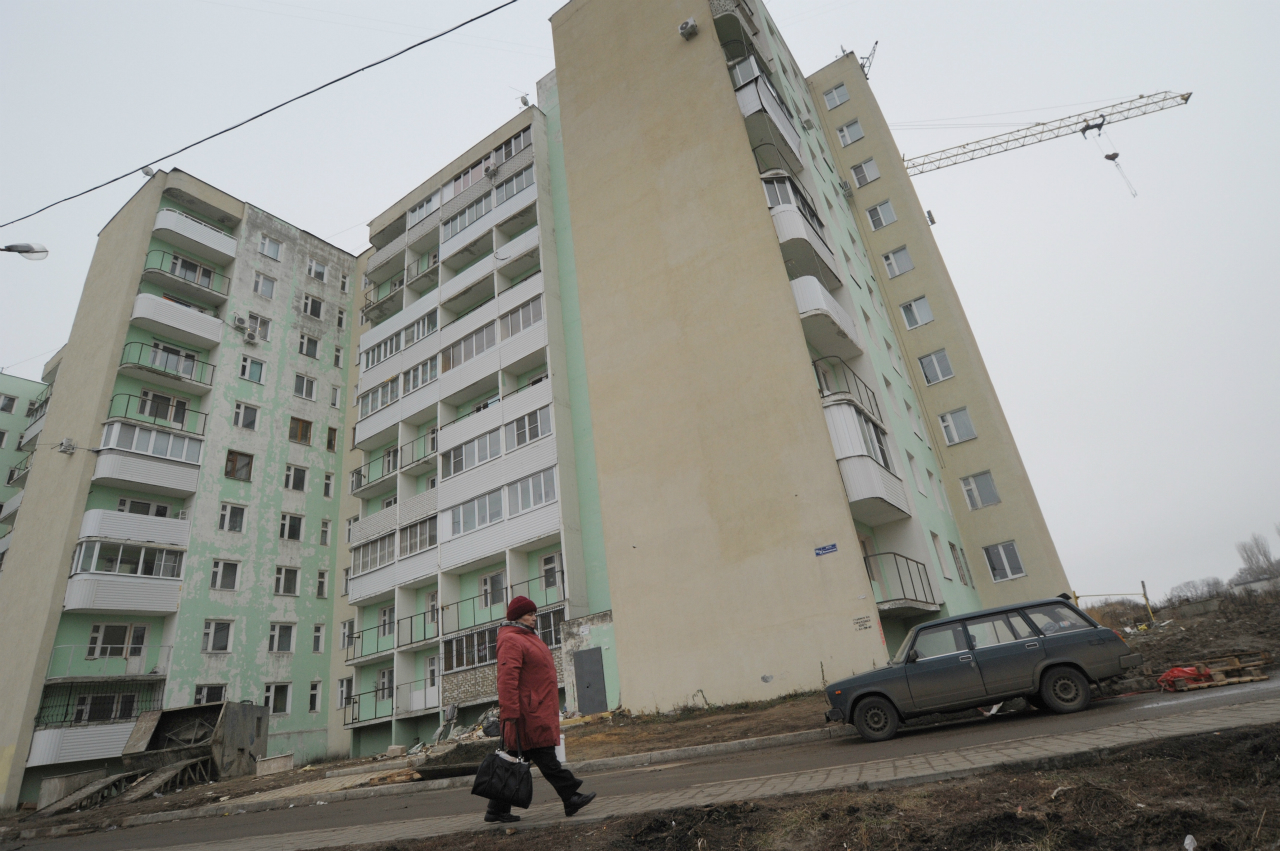 У многоэтажки в Воронеже нашли тело 30-летнего мужчины