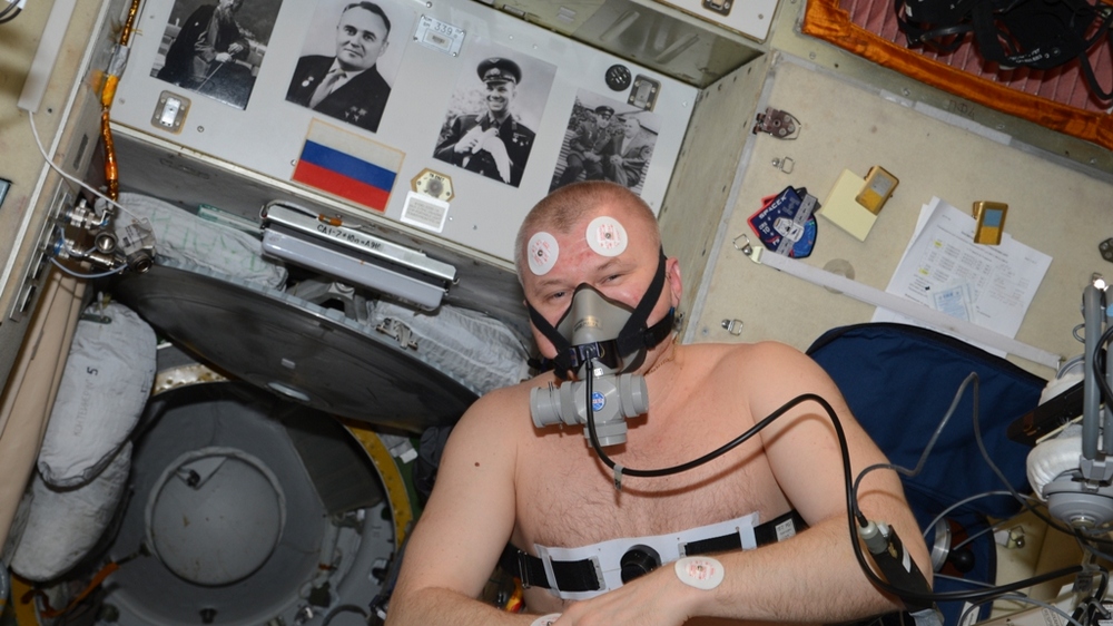 Олег Новицкий изучает выносливость и реакцию организма в экстремальных условиях космоса