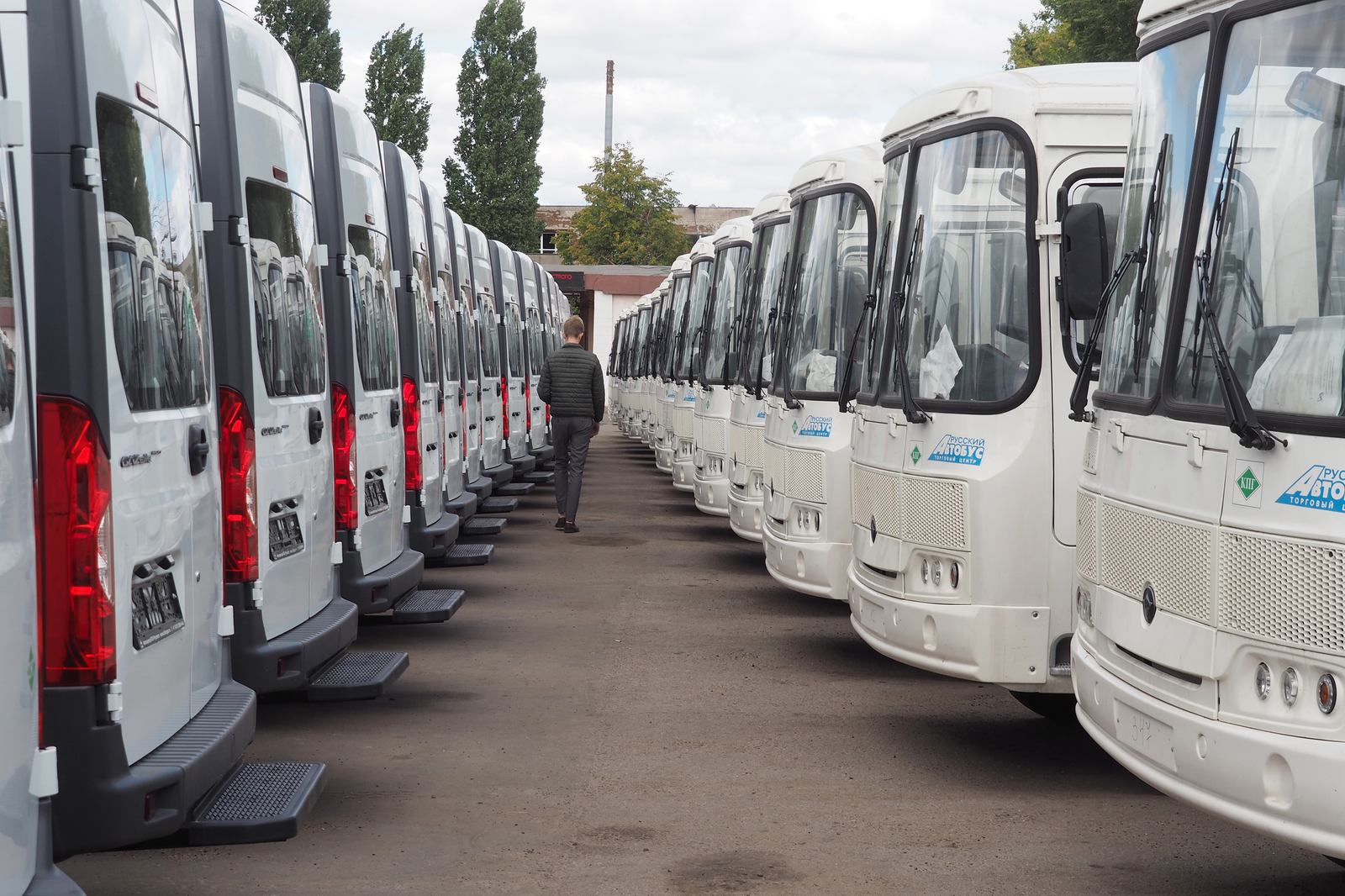 87 автобусов передали районам Воронежской области