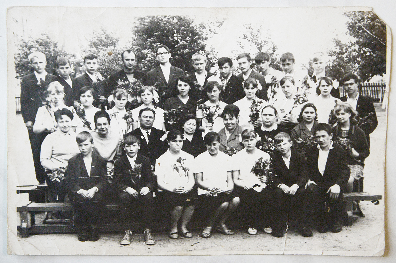 Иван Лобов в интернате (верхний ряд, четвертый справа)