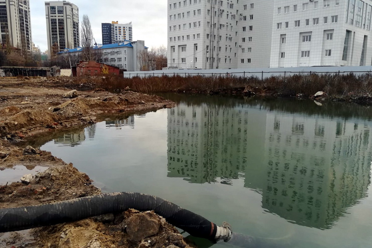 прорвало водовод в Воронеже