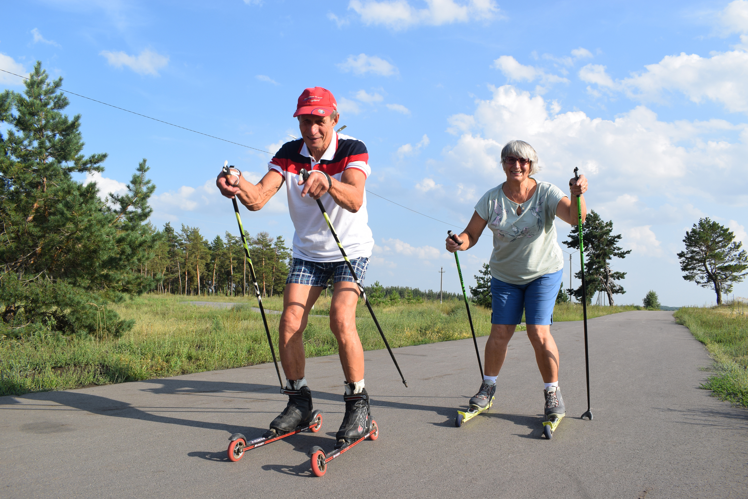 Семья Антиповых занимается на лыжероллерной трассе круглый год