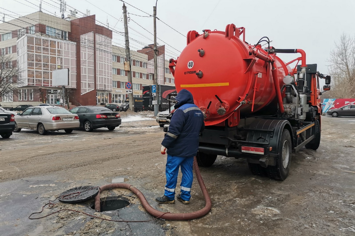 Прорыв канализации в Воронеже