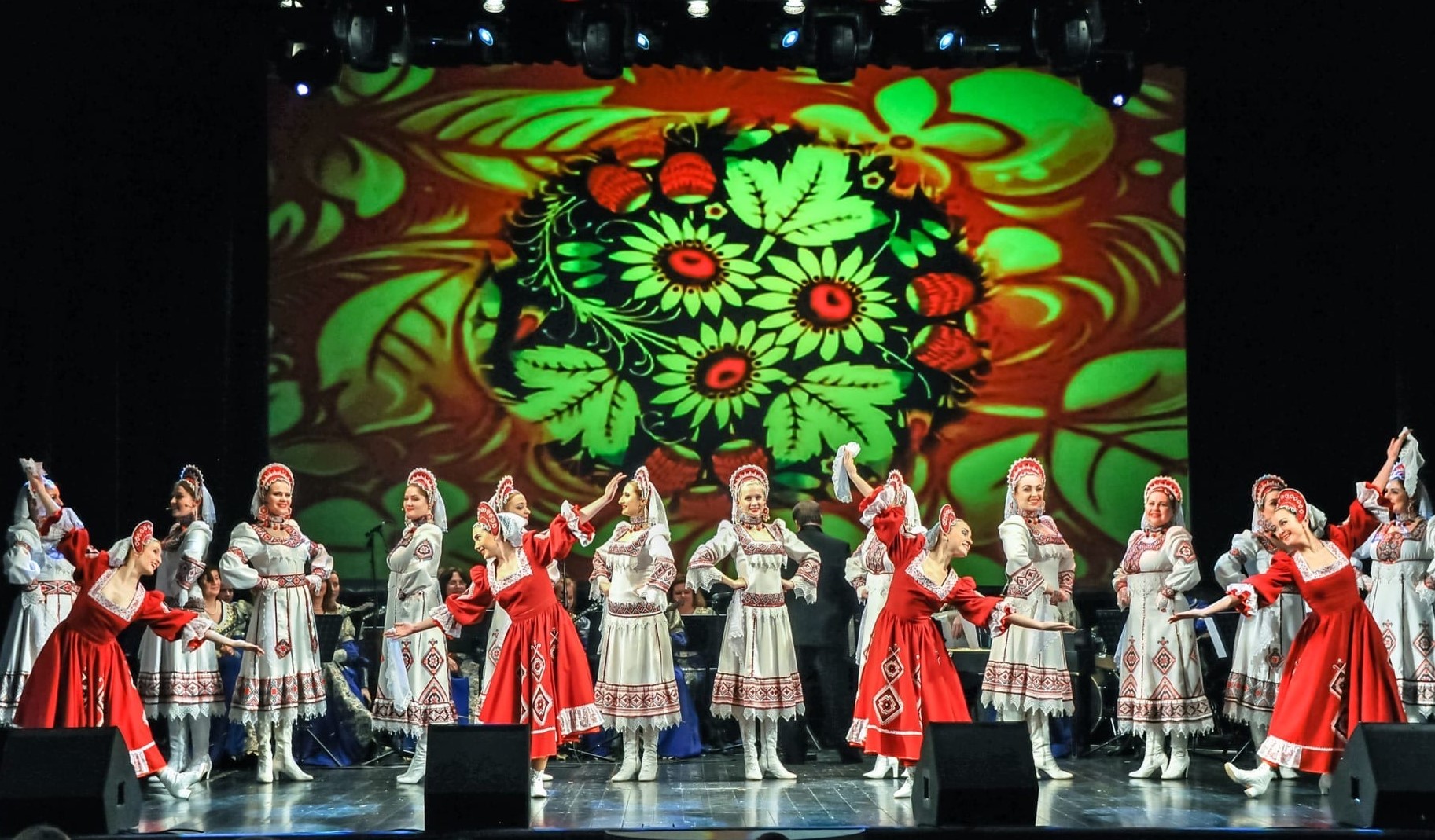 Дк отрадное воронеж. Воронежские народные песни. Хор им. Воронежские народные песни. Воронежский русский народный хор.