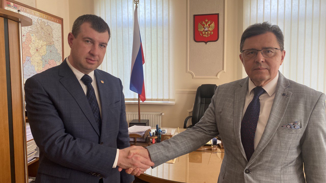 Сейран османов консул. Нестандартный бизнес портрет. Консул директор. Посольство казахстана в омске. Тукумов еркин валитханович.