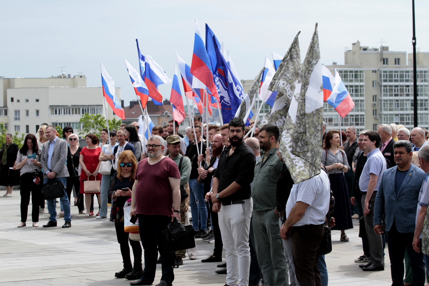 Кто приезжает в воронеж сегодня. Патриотический концерт в поддержку спецоперации. Фото акция в поддержку российских солдат.