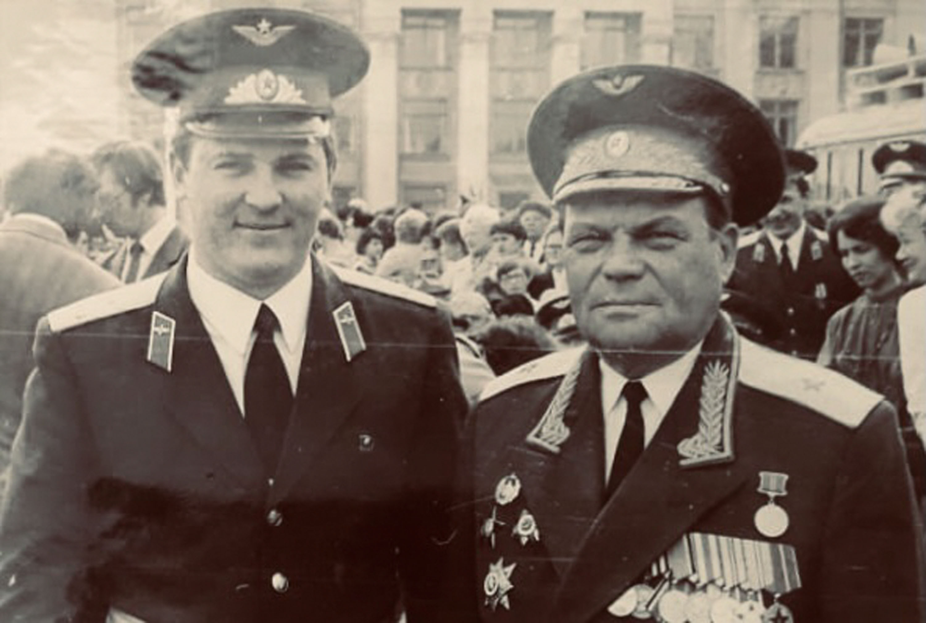 Фото из архива семьи. Денис Рыжков – слева