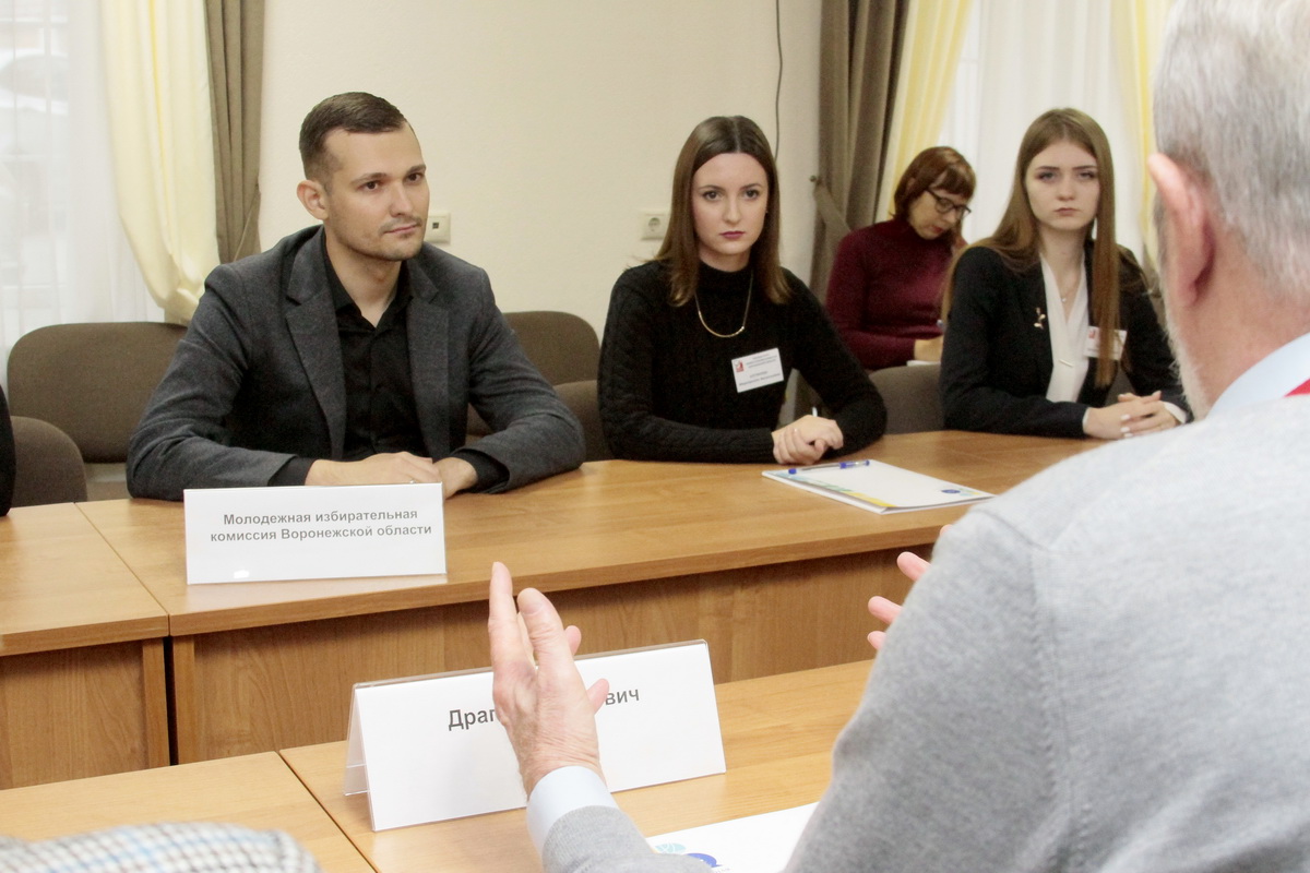 Члены молодежного Избиркома Воронежской области поделились впечатлениями от  работы на референдуме