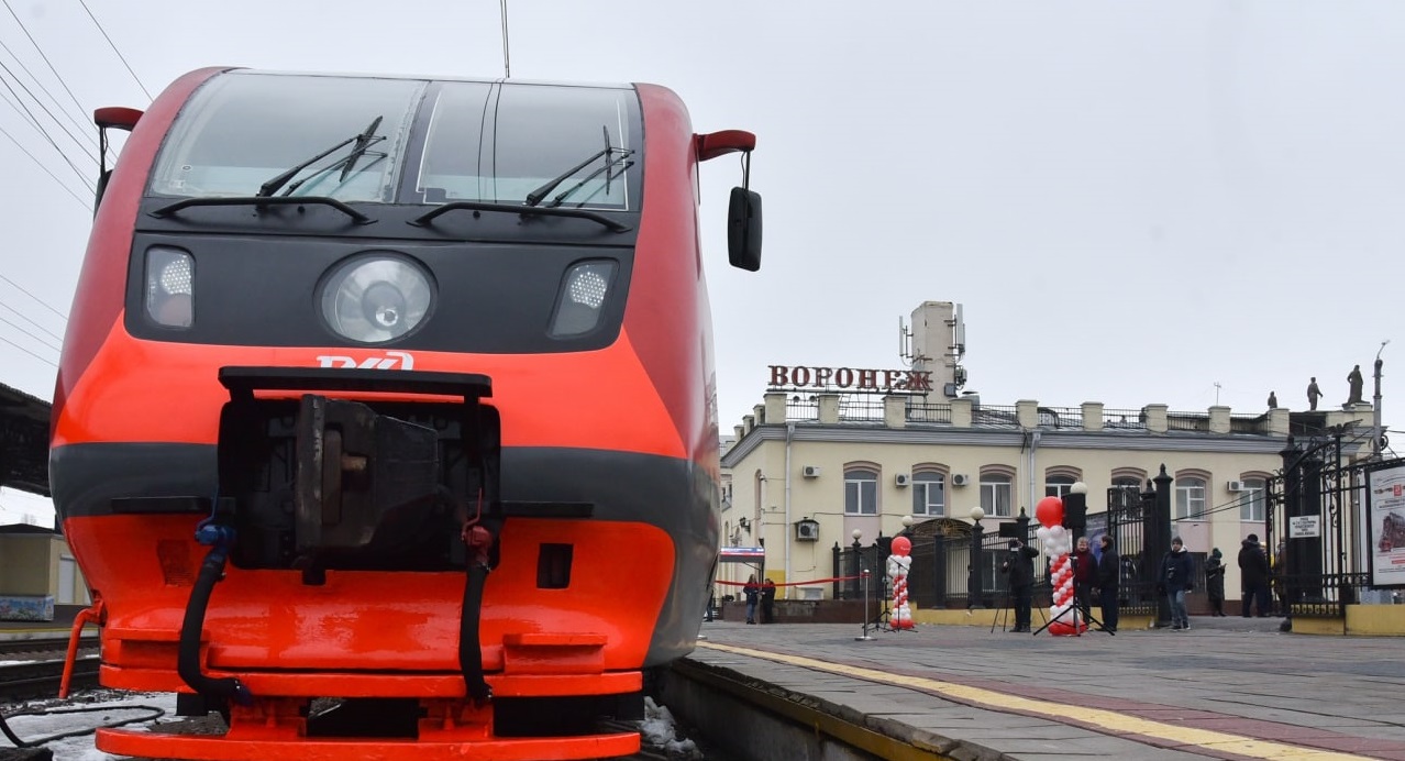 В Воронеже задержали отправление фирменного поезда до Москвы из-за  сломанного турникета