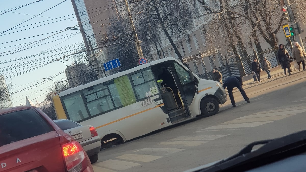 Дзержинский автобус воронеж. Маршрутки Воронеж. Воронежские маршрутки. 386 Маршрутка Воронеж. 98 Маршрутка Воронеж.