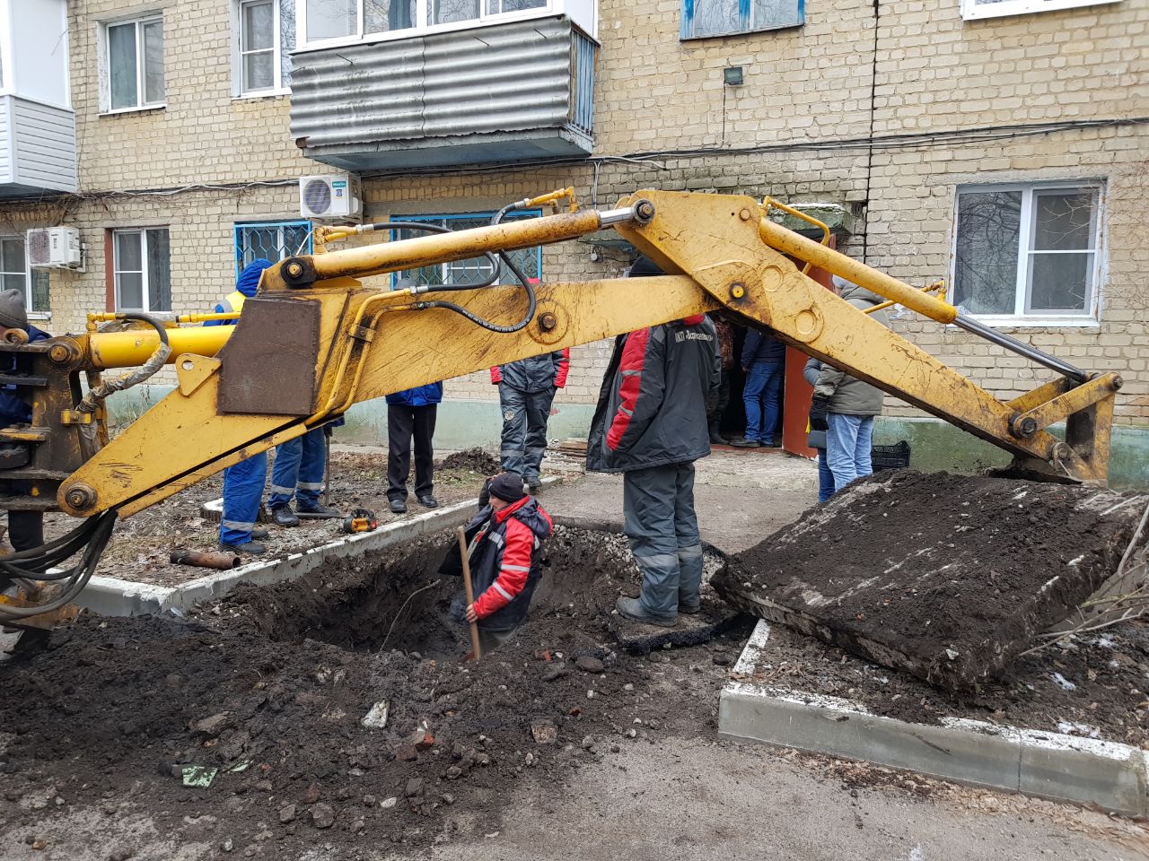 В Воронеже жители 5-этажки на улице Пешестрелецкой остались без воды и  отопления в мороз