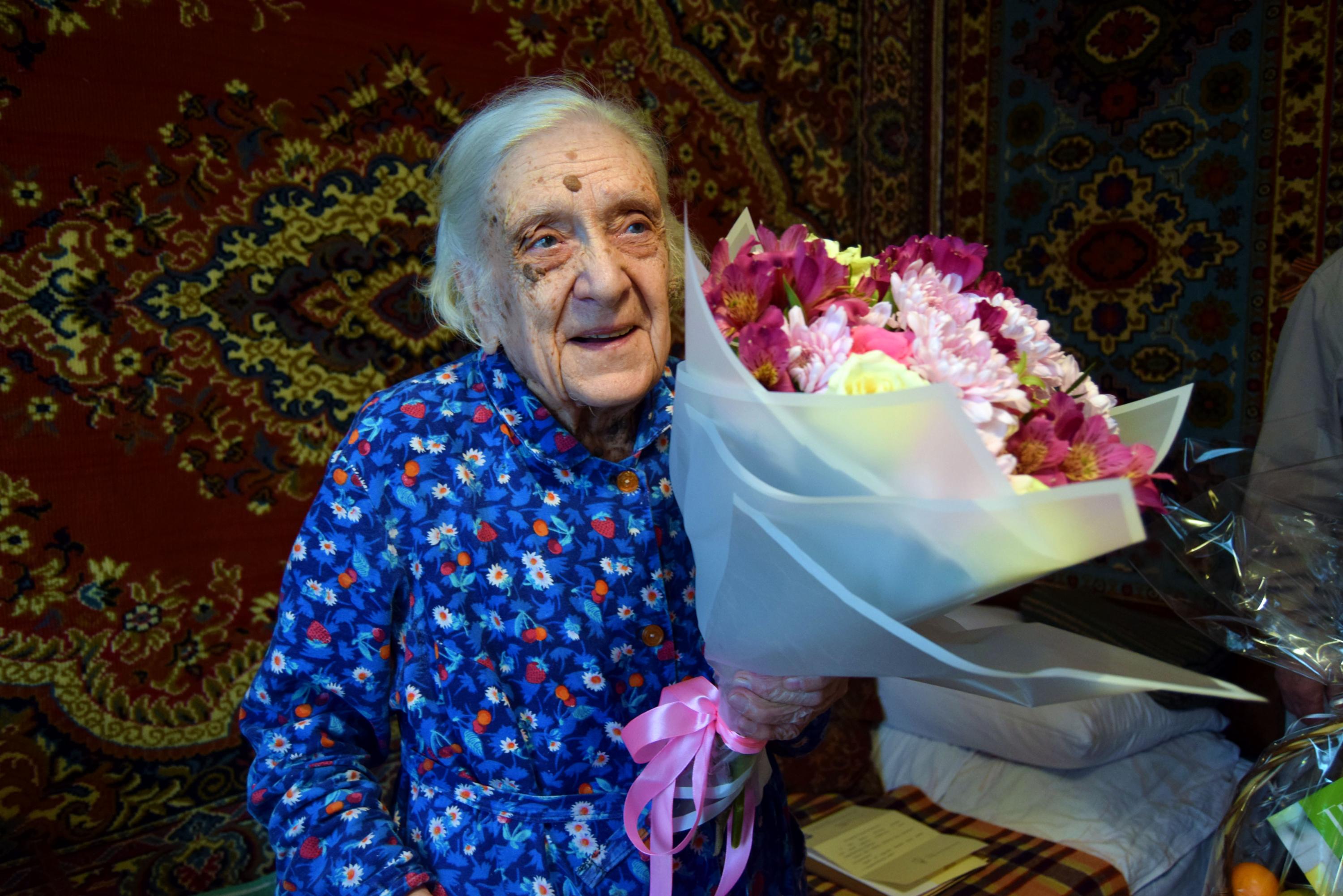 «Нужно чаще улыбаться!» 100-летняя жительница Воронежа Галина Булкова  поделилась секретом долголетия