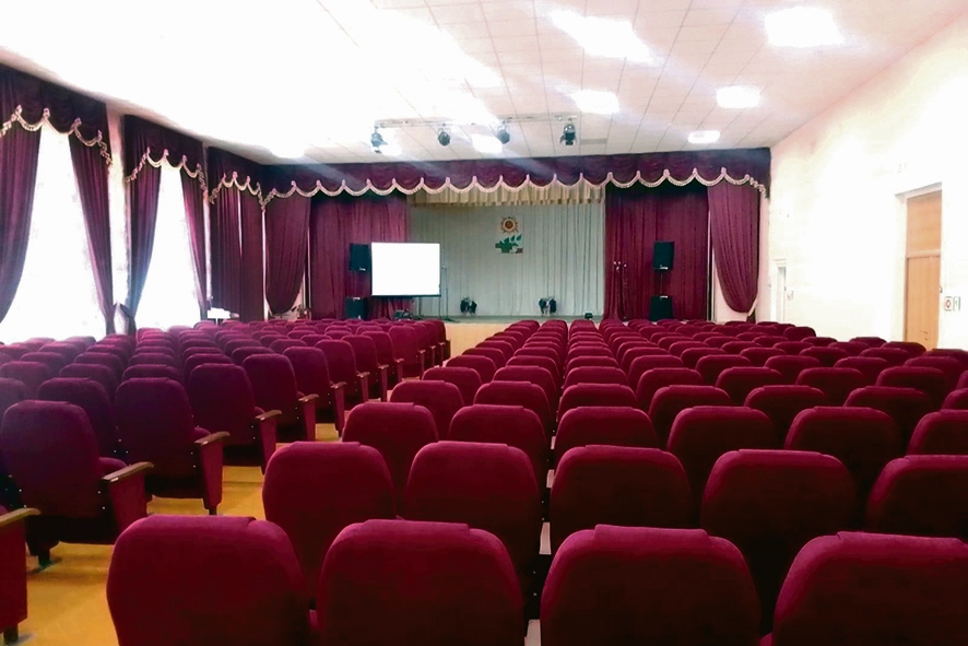 Отремонтированный актовый зал в Каменно-Степном ДК, фото – из архива КДК