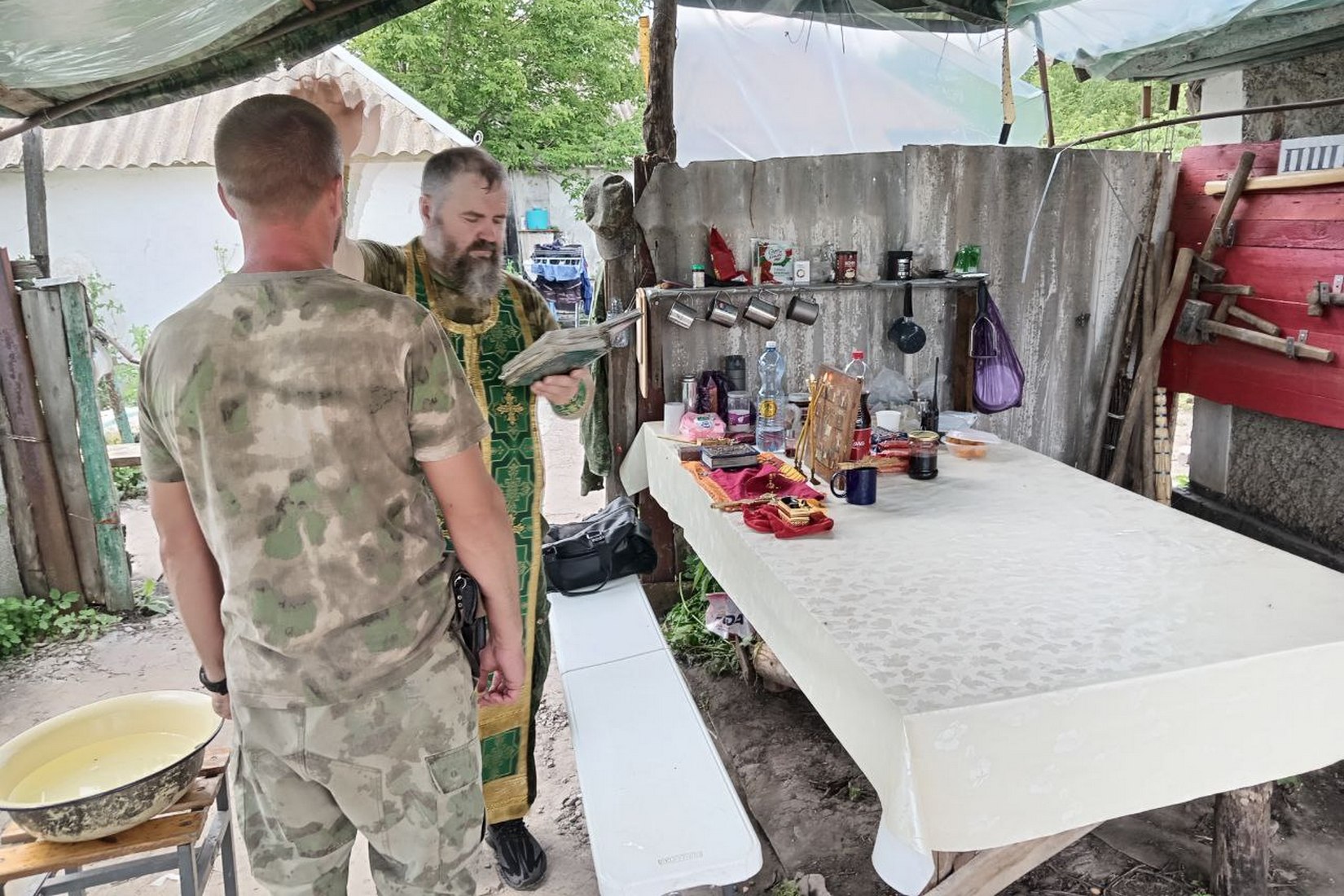 Причащаться приходили отделениями». Воронежский священник месяц провел в  зоне СВО