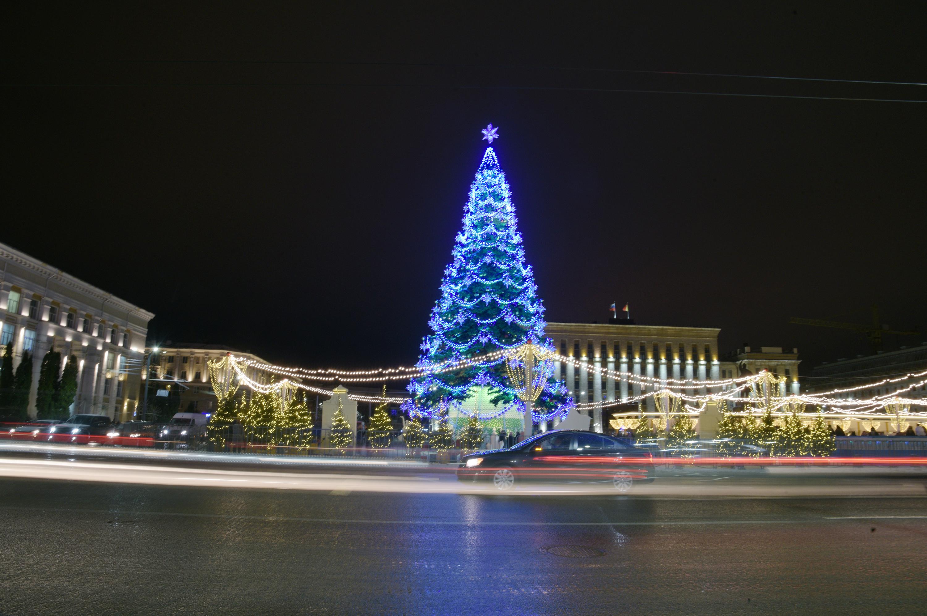 Новогодняя площадь Ленина в Воронеже будет работать до 21 января