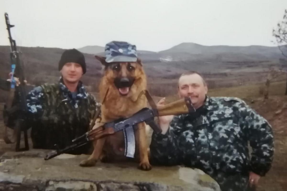 Сергей Львов (справа) во время службы в Чечне. Фото предоставлено героем публикации