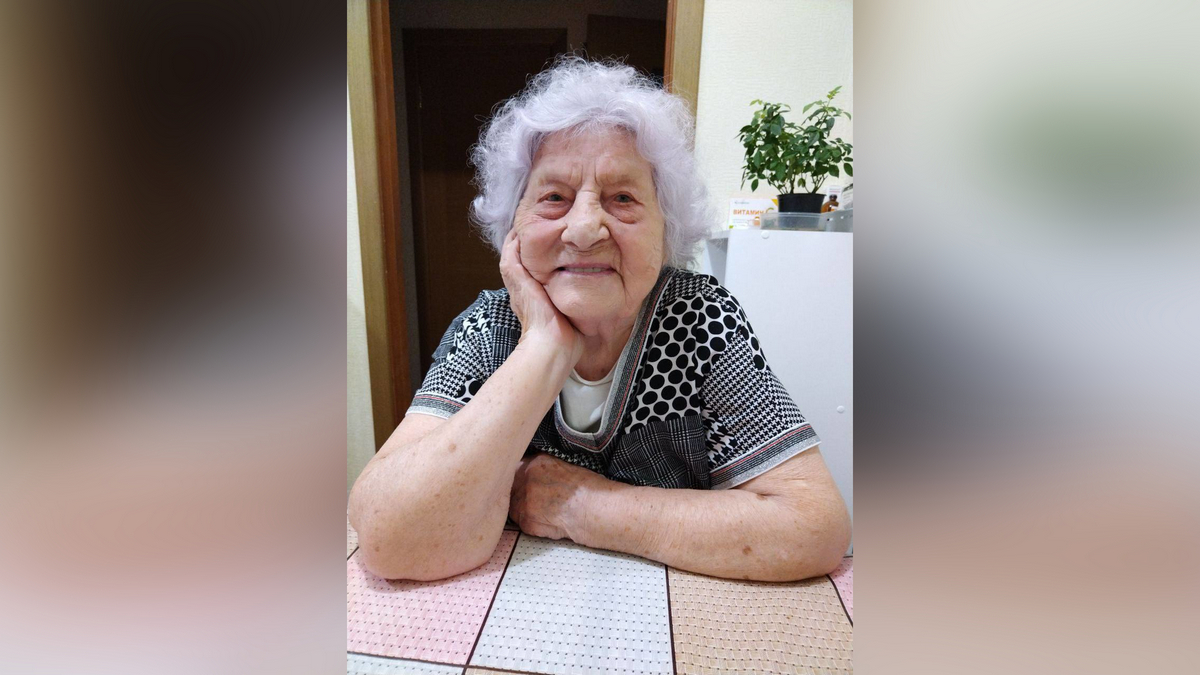 С 8 Марта женщин поздравила защищавшая Воронеж 102-летняя «железная бабушка»