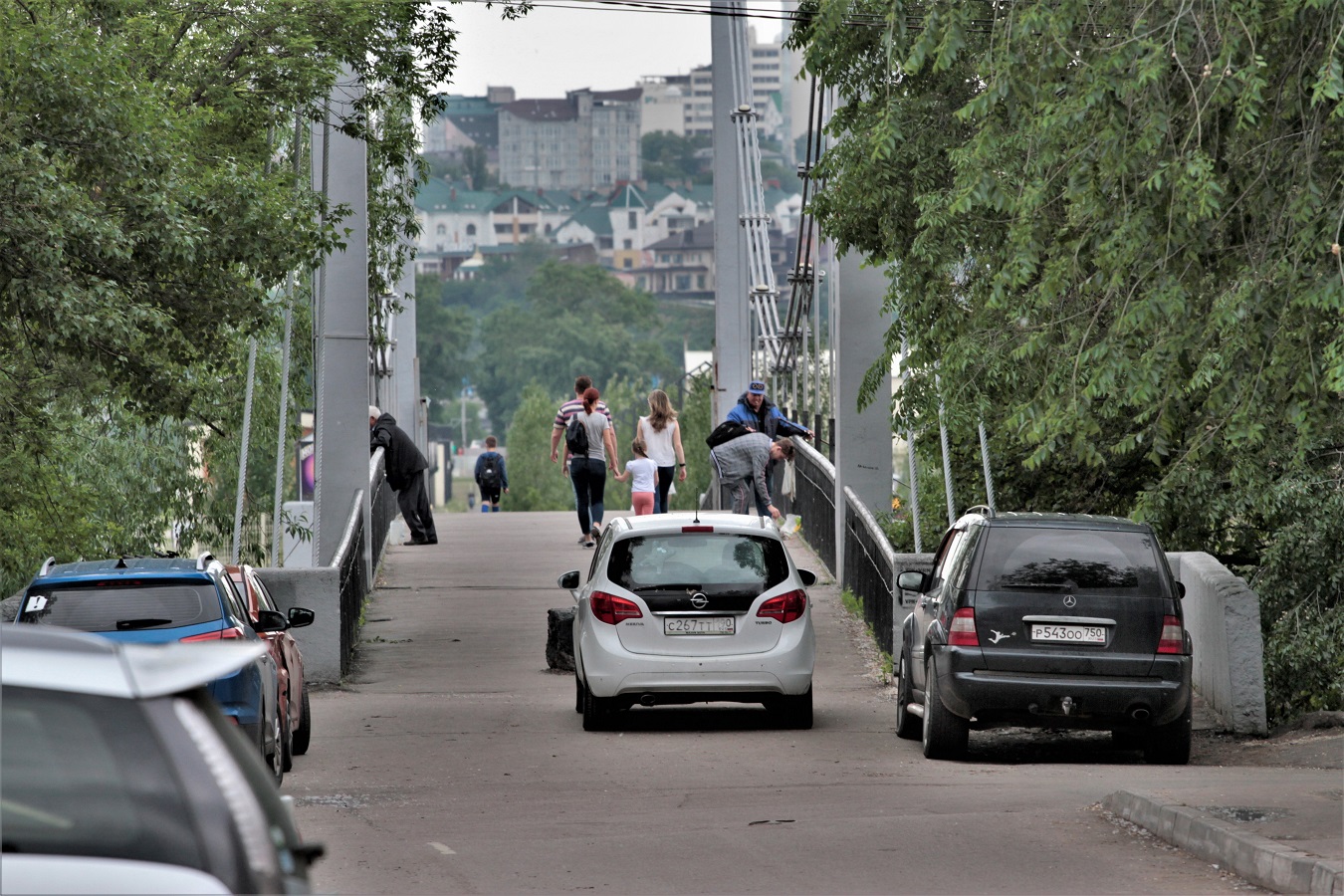 В Воронеже закроют парковку на дамбе Чернавского моста