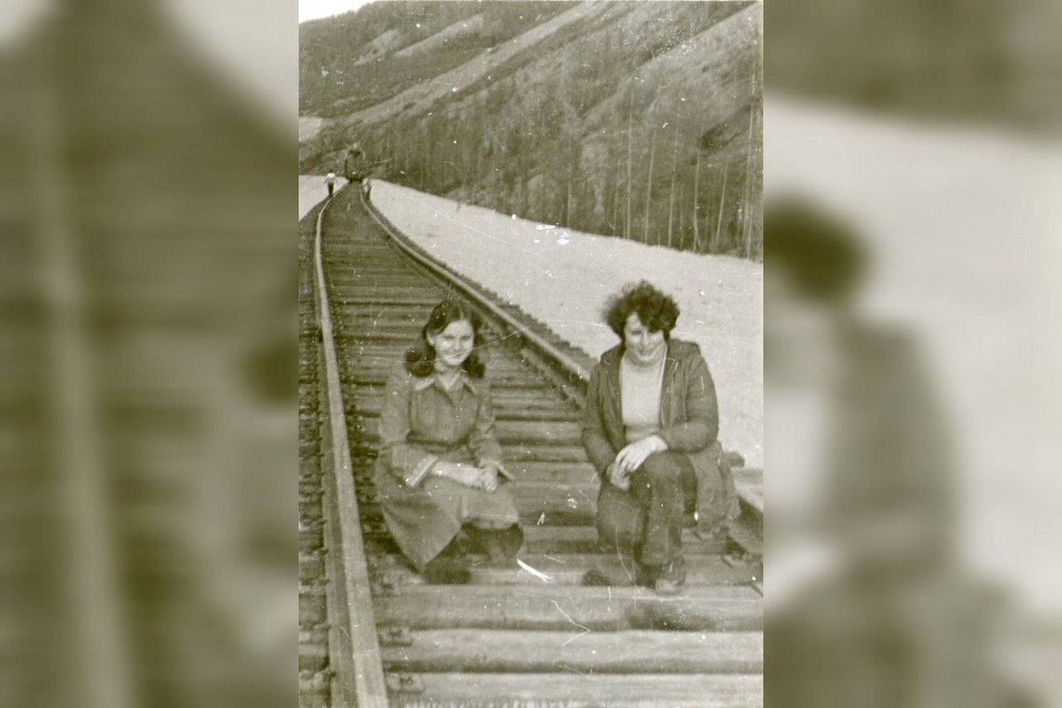 Через сопки прошла железная дорога, 1980 год. Фото из архива героини публикации