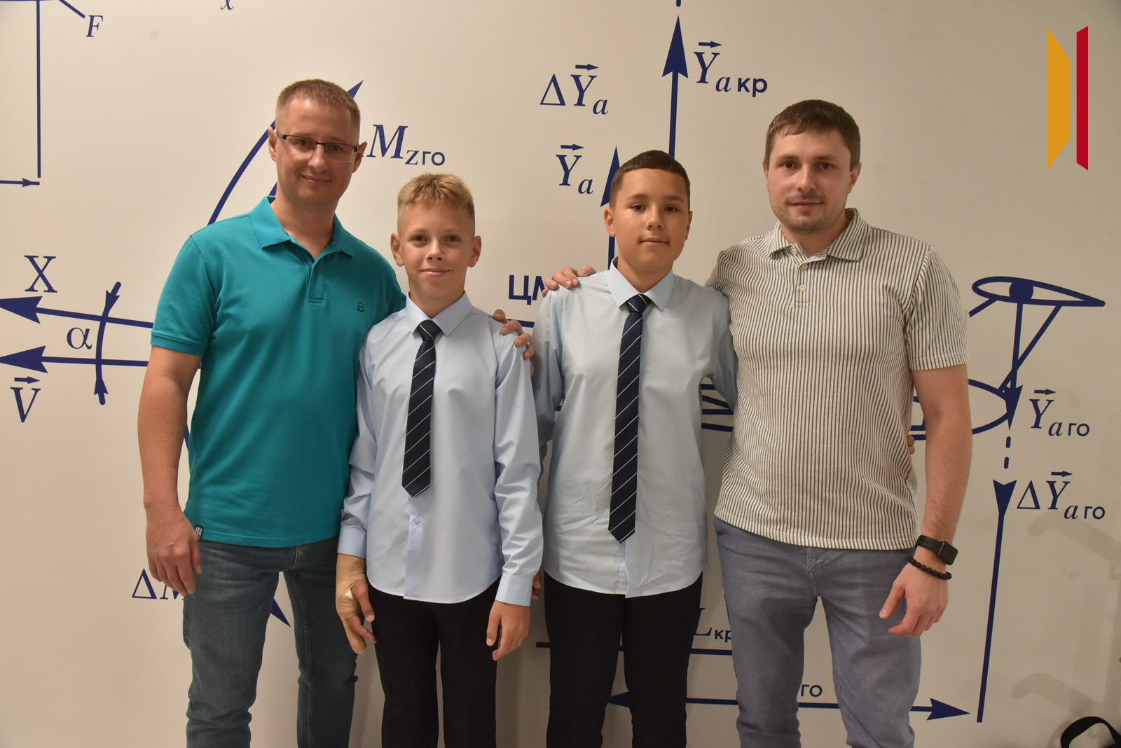 Алексей Шурупов - первый справа