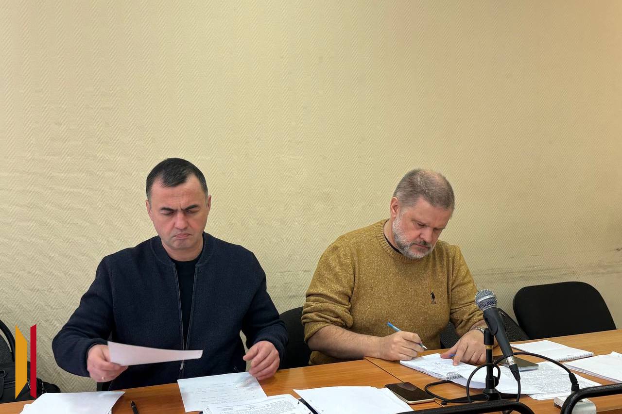 Александр Пирогов (справа) и его адвокат. Александр Пирогов (справа) и его адвокат.