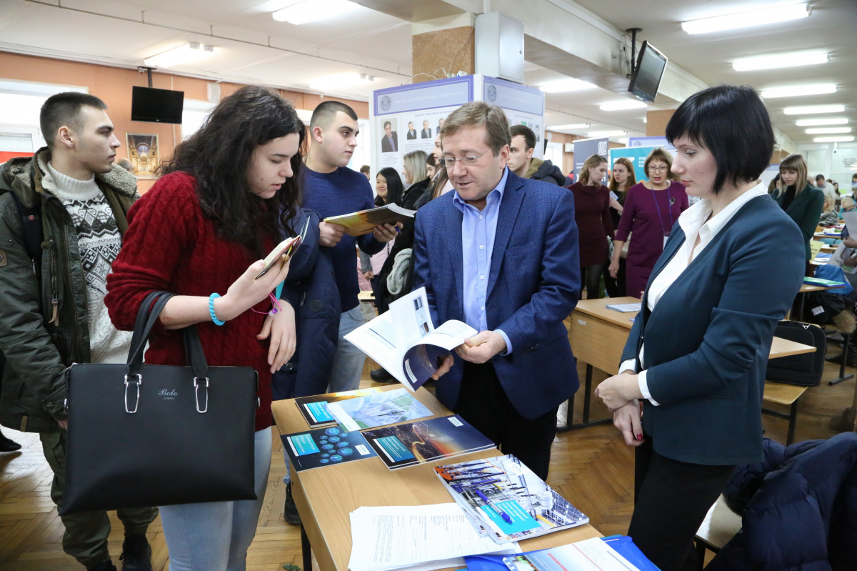 В ВГТУ прошла ярмарка вакансий