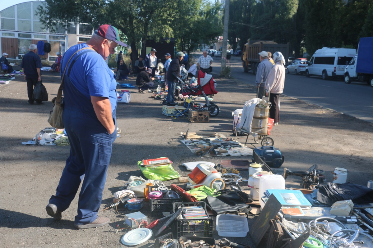 Власти Воронежа перенесли «блошиный рынок» на улицу Антонова-Овсеенко