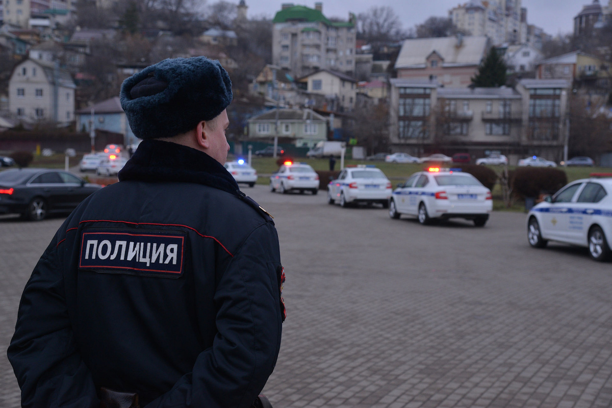 Полиция доверяю. Полицейский Воронежск. Полицейские в Воронеже.