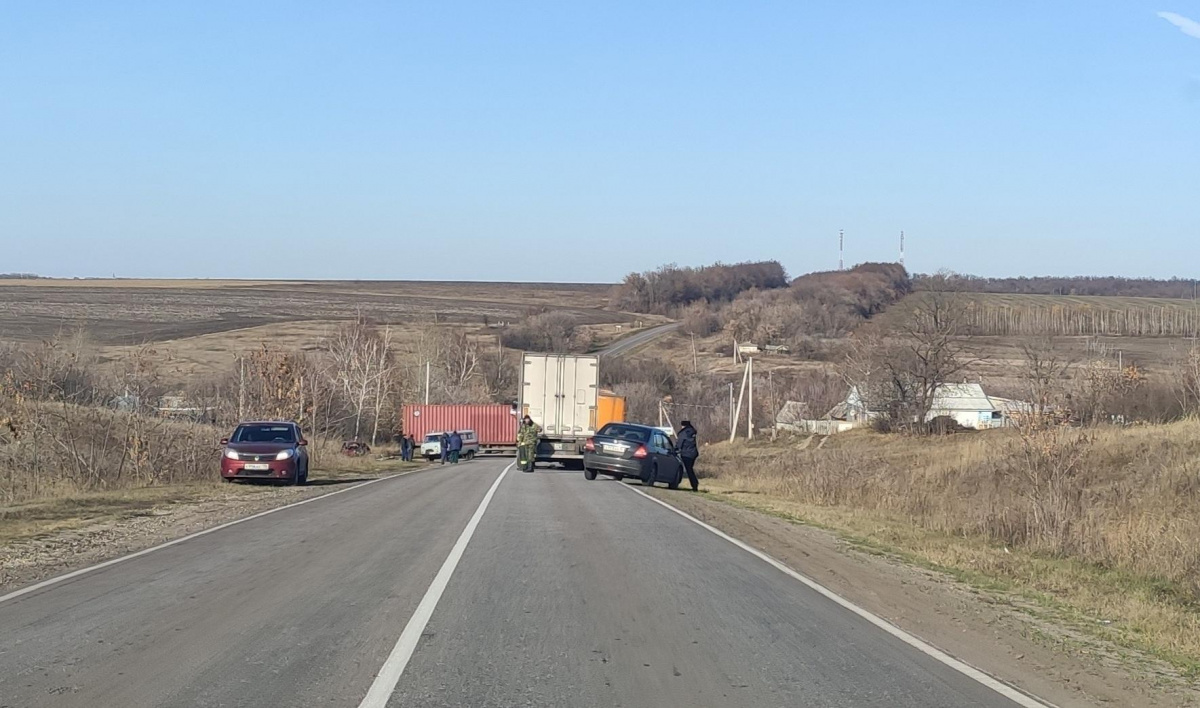 Под Воронежем фура смяла легковушку: погиб водитель «восьмерки»