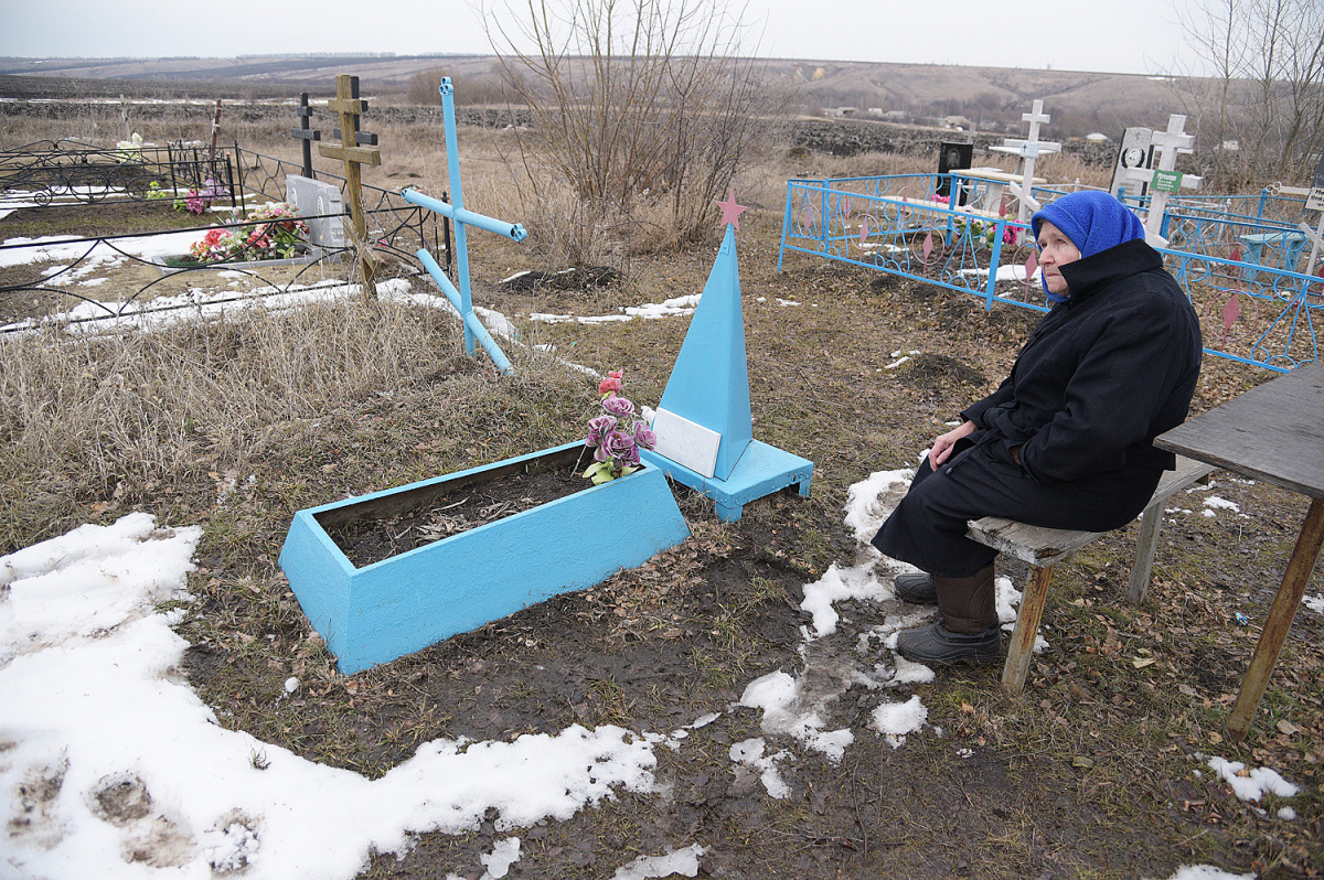 Общий памятник. Почему воронежская пенсионерка 20 лет ухаживает за  безымянной могилой