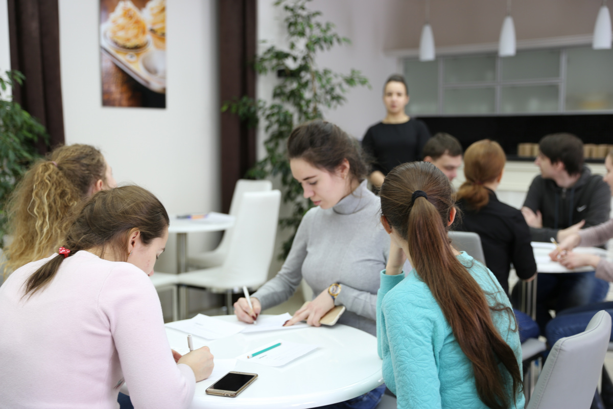 В курсе воронеж. Лобынцева ЭФКО. Лобынцева Анна ЭФКО. Студенческие корпорации. ЭФКО стажировка.