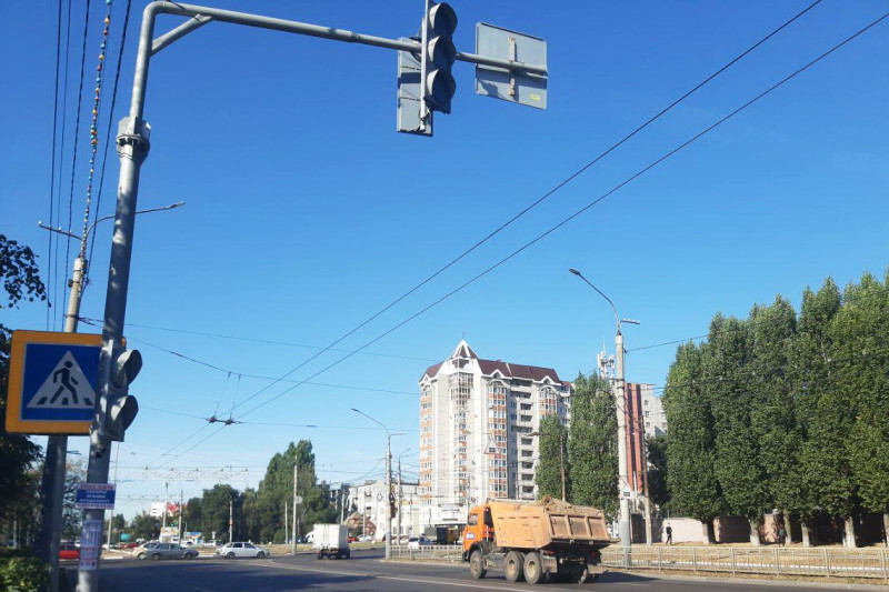 Светофор установили в Воронеже у самолета