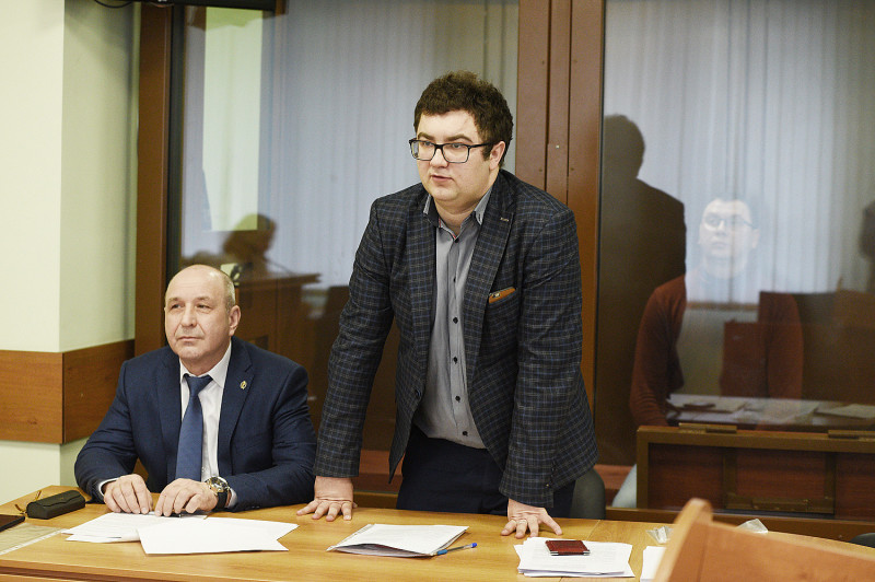 Адвокаты Жеребятьев и Коноплёв(справа).JPG