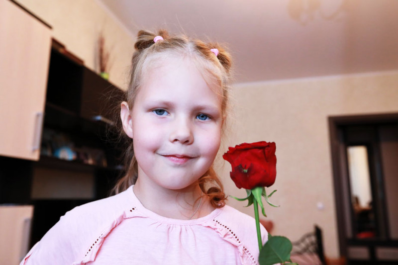 Воронеж больная девочка цветы