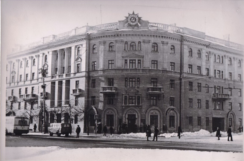 Площадь Ленина, 6 (дом, построенный на месте штаба 8-й бригады) (1).jpg