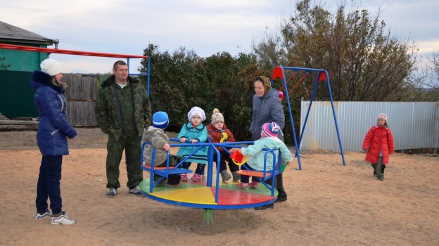 Погода в верхнем мамоне на месяц. Детская площадка в Лозовом Верхнемамонского района. Новая площадка в Верхнем Мамоне. Спортивная площадка верхний Мамон. Проект детской площадки в Верхнем Мамоне.