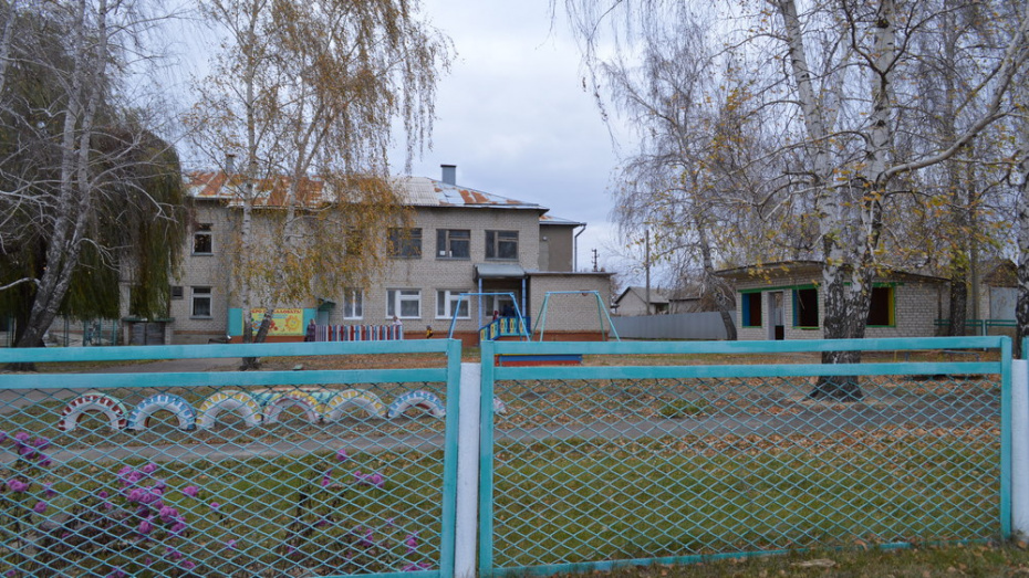 Село павловское воронежская область. Покровка Павловский район. Воронежская обл Павловский район село Покровка. Воронежская область Павловский район село Покровка школа. Села Покровка Павловского района Воронежской области.