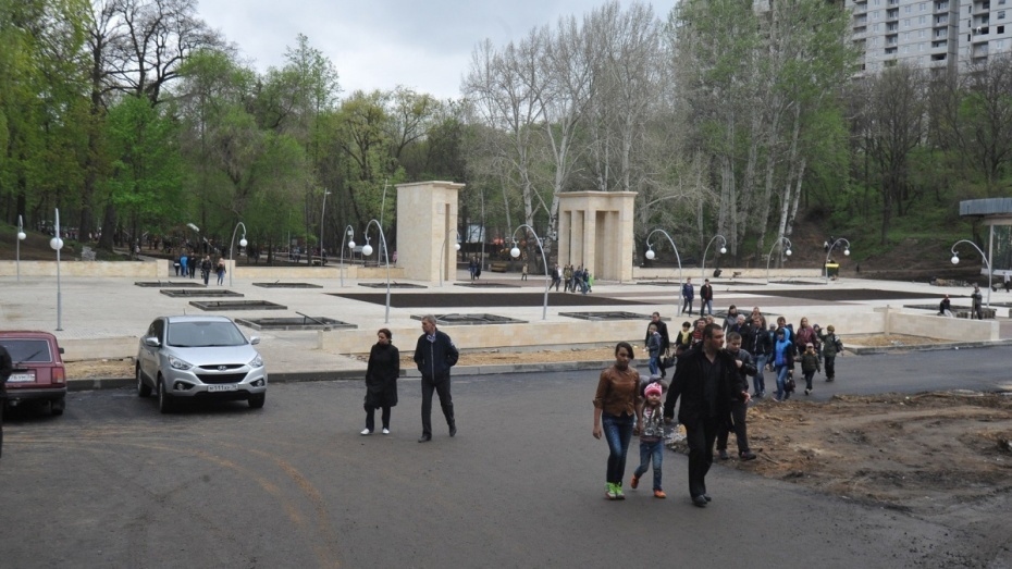 Около воронеж. Центральный парк Динамо Воронеж парковка. Парковка Динамо Воронеж. Парк Динамо Воронеж парковка. Парковка парка Динамо Воронеж.