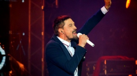 Слухи о романах с Дайнеко и Тоневой, попытки в актерстве и музыке. Как Павел Арт