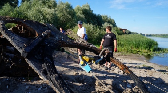 На дону на дне. Дно реки Дон. Дно дна Дон. Что находится на дне Дона.